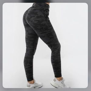 Alphalete black camo joggers